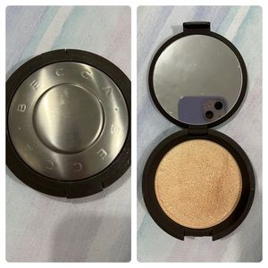 Becca Highlighter in Prosecco Pop